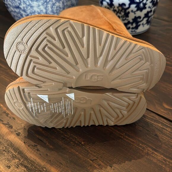 NWT Ugg Classic Tall II - Picture 6 of 6